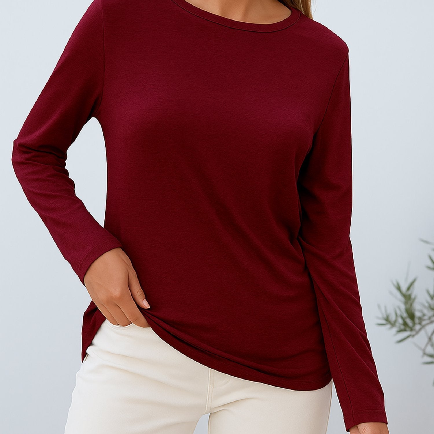 Damen T-Shirt mit kurzen Ärmeln – Grafischer Aufdruck „God is My Strength“