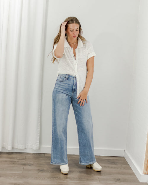 Clean Wide Jeans